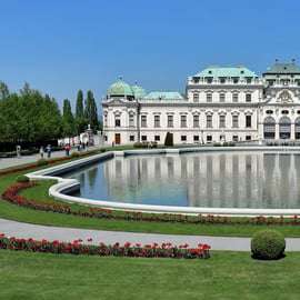 Wenen: Schloss Schönbrunn, boottocht op de rivier & stadspas voor de grote bus