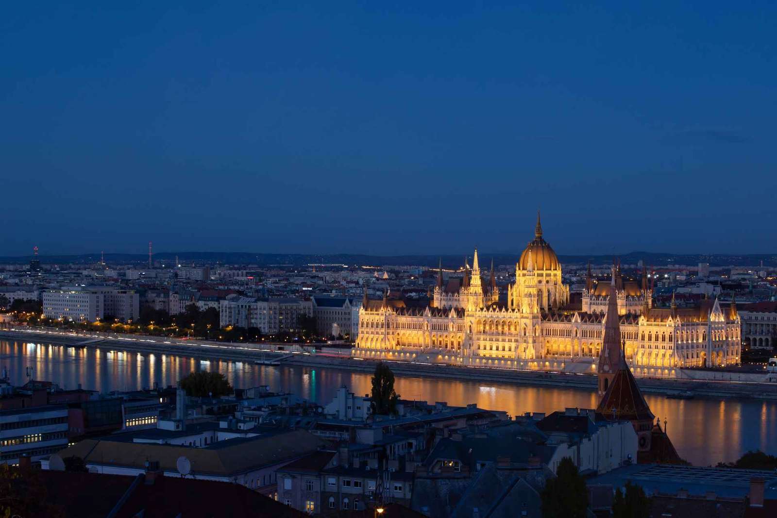 Dagtouren vanuit Wenen: Bratislava en Boedapest met gids
