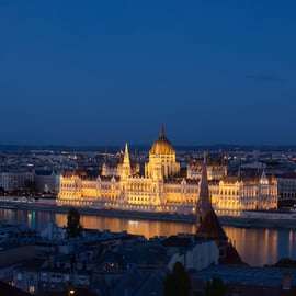 Dagtouren vanuit Wenen: Bratislava en Boedapest met gids