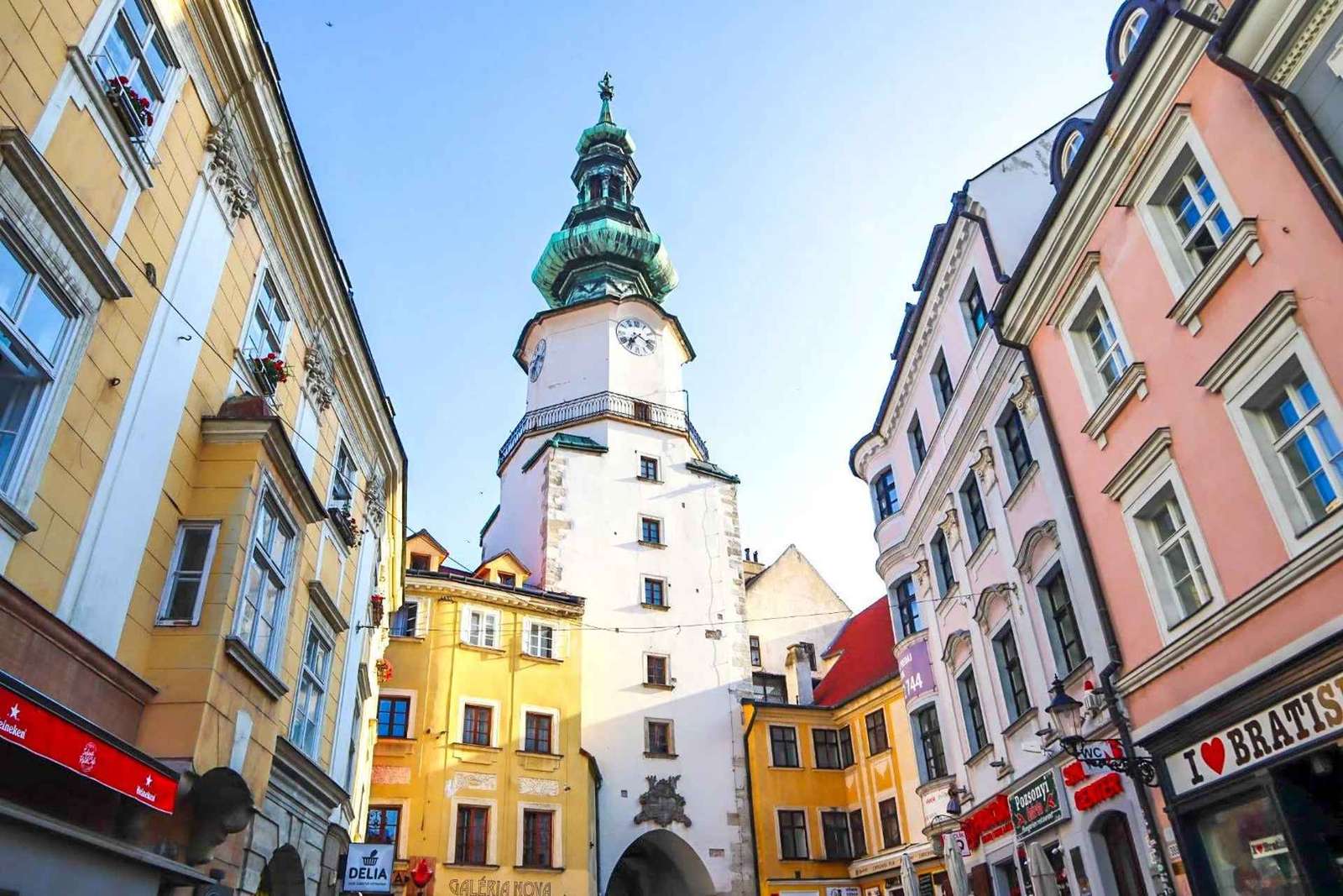 Wenen: rondleiding door Bratislava en Devín-kasteel via Hainburg