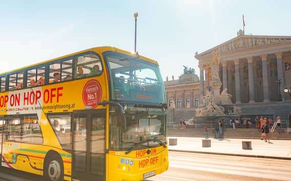Wenen: Hop-on-hop-off-bustour met een sightseeingbus