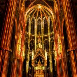 Wenen: Licht van de Schepping Votiefkerk Immersieve lichtshow
