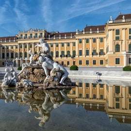 Wenen: Schloss Schönbrunn, boottocht op de rivier & stadspas voor de grote bus