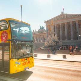 Wenen: Hop-on-hop-off-bustour met een sightseeingbus