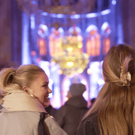Wenen: Licht van de Schepping Votiefkerk Immersieve lichtshow