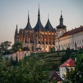 Vanuit Wenen: dagtour met gids door Tsjechië – Praag en Brno