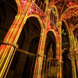 Wenen: Licht van de Schepping Votiefkerk Immersieve lichtshow