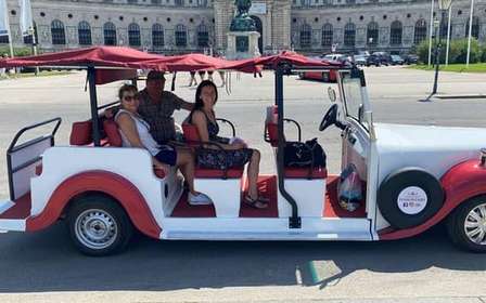 Wenen: Sightseeingtour in een klassieke auto 90 min E/T