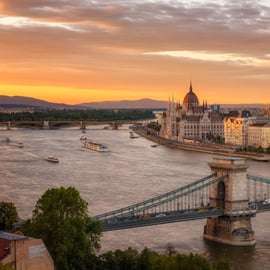 Dagtouren vanuit Wenen: Bratislava en Boedapest met gids