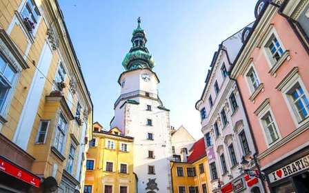Wenen: rondleiding door Bratislava en Devín-kasteel via Hainburg