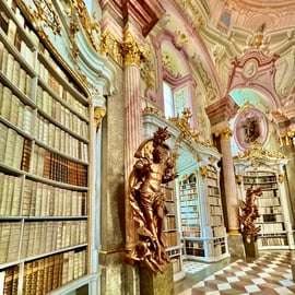 Wenen: dagtour met gids naar de abdij van Admont, de bibliotheek en Hallstatt