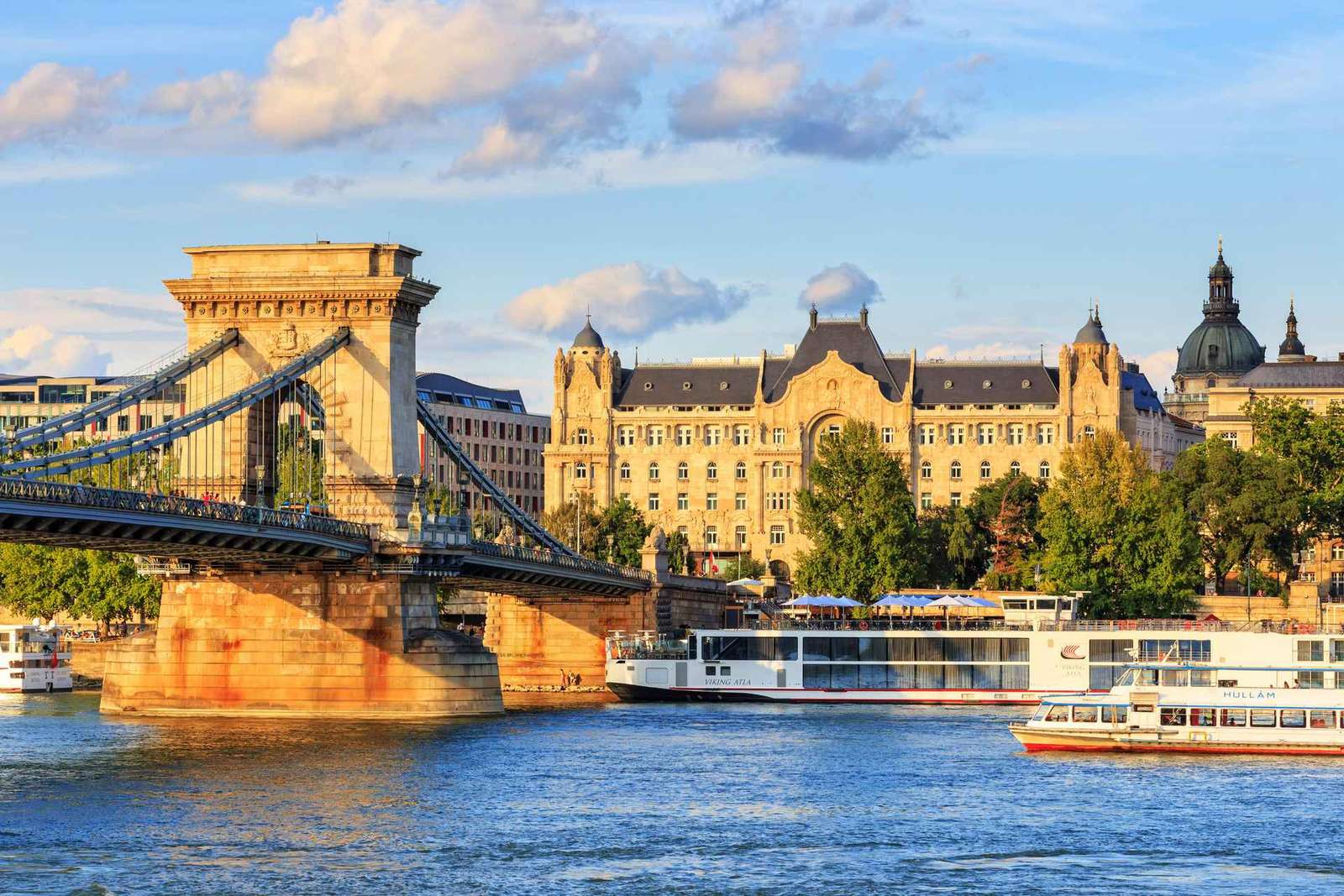 Wenen: Boedapest & Bratislava - dagtrip naar twee hoofdsteden