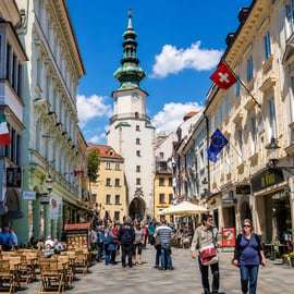 Vanuit Wenen: rondleiding door Bratislava en de sprookjeskastelen van Slowakije