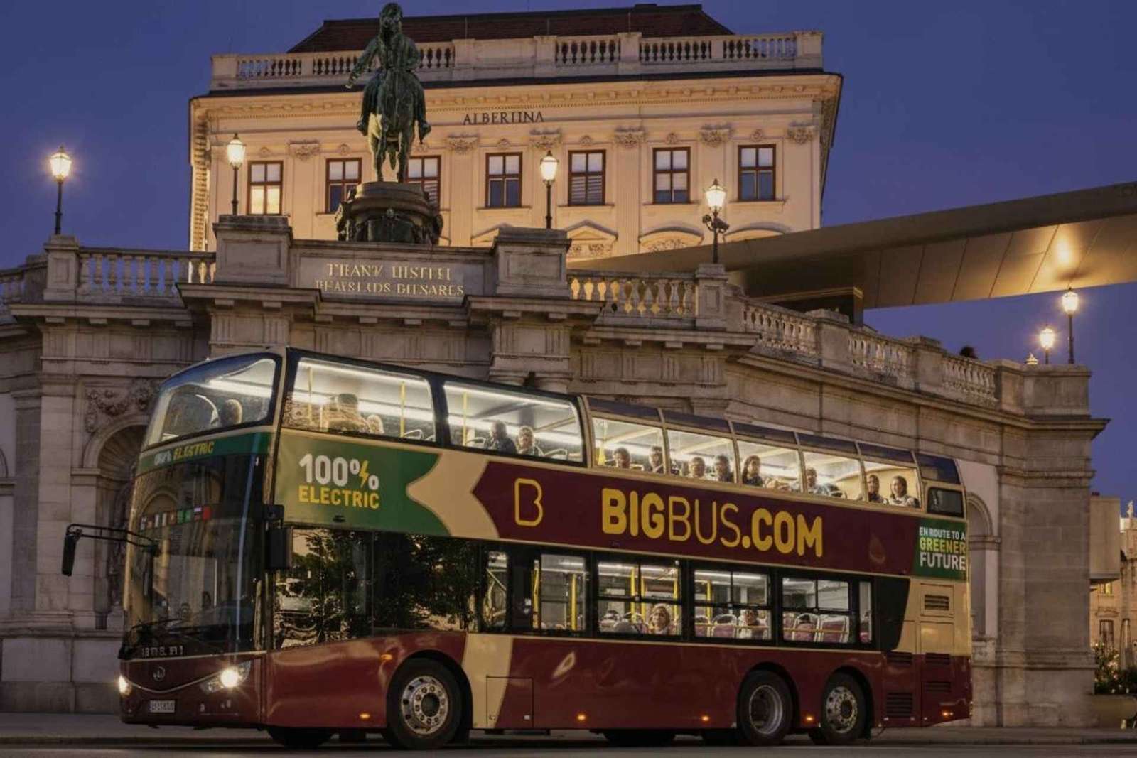 Wenen: Big Bus City Highlights Night Tour met live gids