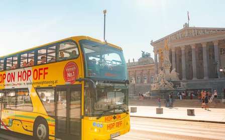 Wenen: Hop-on-hop-off-bustour met een sightseeingbus